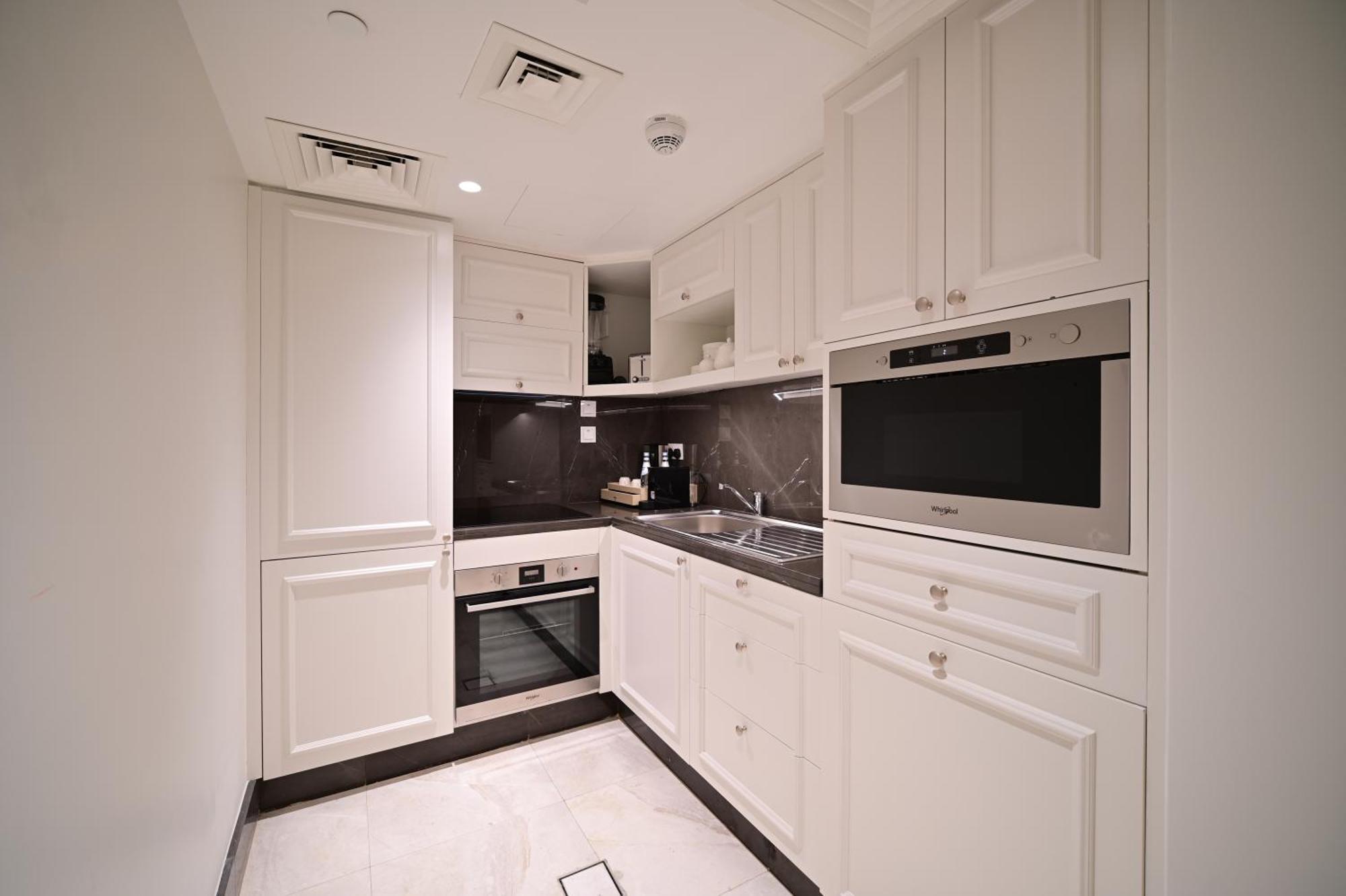 21 High Street Residence By The Torch Доха Екстериор снимка