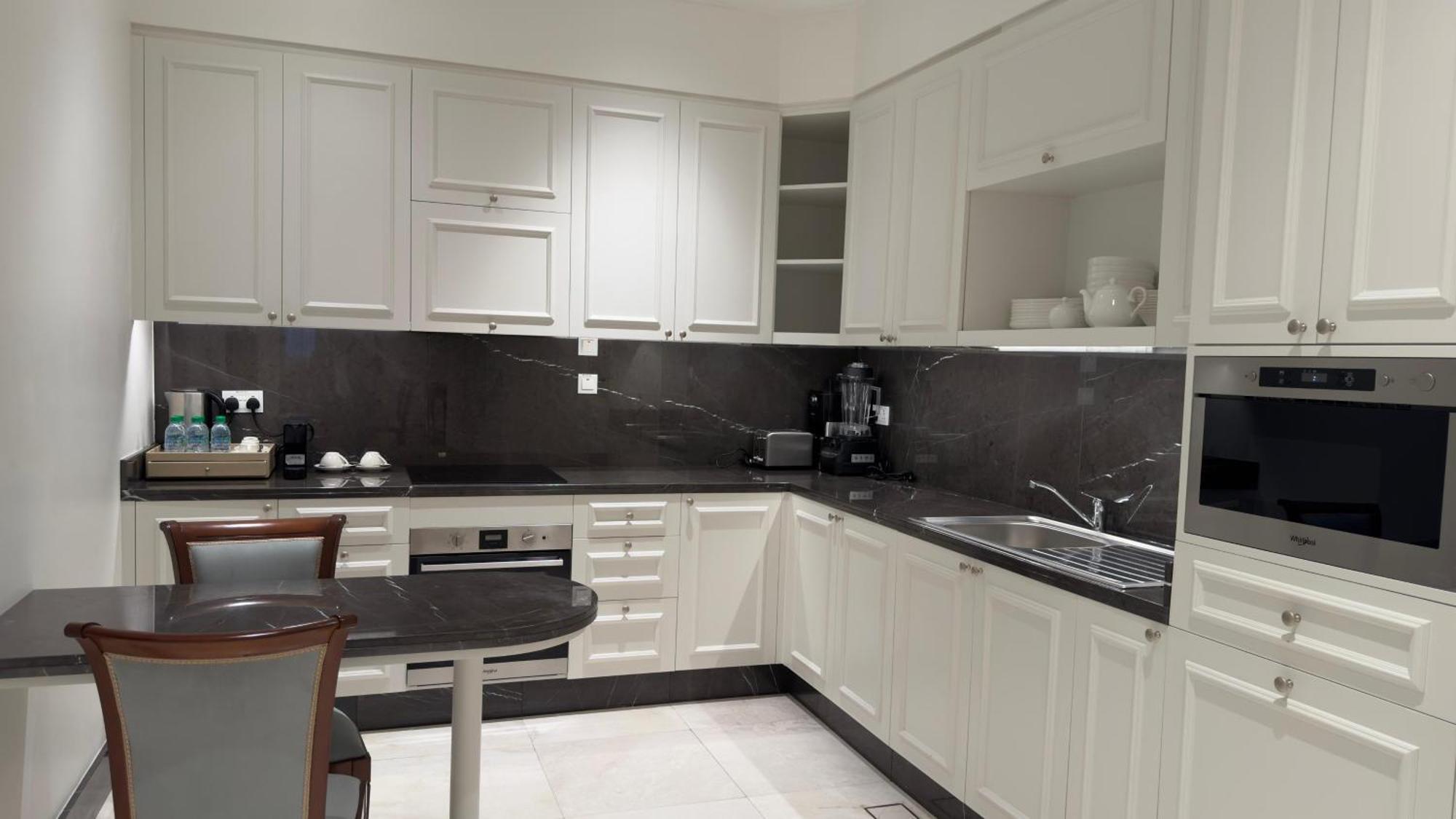 21 High Street Residence By The Torch Доха Екстериор снимка